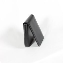 elegant design pocket ID and credit cards holder fine texture Removable pouch vertical version magnetic closure