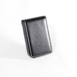 elegant design pocket ID and credit cards holder fine texture Removable pouch vertical version magnetic closure