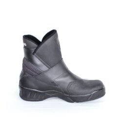 A pair of black leather Daytona short boots in size 39, in like-new condition. The boots feature a Climate waterproof membrane and protective reinforcements on the toes, heels, ankles, and a reinforced sole with gear and brake lever protection.