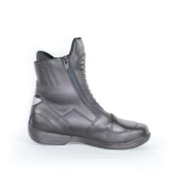 A pair of black leather Hein Gericke Bullson city boots in size 42. The boots feature a Shettex waterproof membrane, reinforced protection on the toes and heel, a reinforced sole, gear lever protection, and reflective elements. They show minor wear marks.