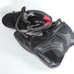 TCX X-Cube WR black leather motorcycle boots, size 39 — mid-height street and casual boots with Gore-Tex waterproof membrane, reinforced toe, ankle, and heel protection, flexible thin sole, and very good condition with minor wear marks.