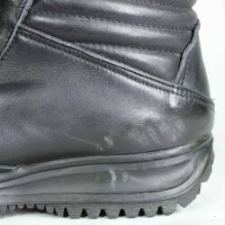 Size: 37 Discover the Hein Gericke Touring and Street Boots, engineered for long-distance comfort and safety. The full-grain leather construction features anti-slip sole and good foot protection. Styling: Touring / Street. Materials: Leather. Color: Black. Condition: Very good. Protection: Toes, heel , ankles, reinforced sole and gear and brake lever. Waterproofing: No. To take into consideration: The boots shows minor wear marks and wrinkles on the leather caused by minimal use.