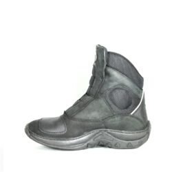 A pair of black REDBIKE lightweight short motorcycle boots, size 42, in good condition. Made of waterproof nubuck leather and textile with a HIPORA membrane, featuring ABS ankle protectors, a reinforced sole, and an antibacterial removable insole for urban riding.