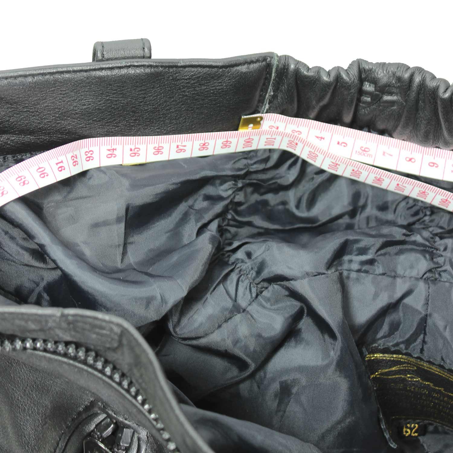 A pair of black Louis leather motorcycle trousers, size 62 (100 cm stretch waist), in very good condition. Features a café-racer and street style with foam knee and hip protection, a full-length jacket connection zipper, and high-quality cowhide construction.